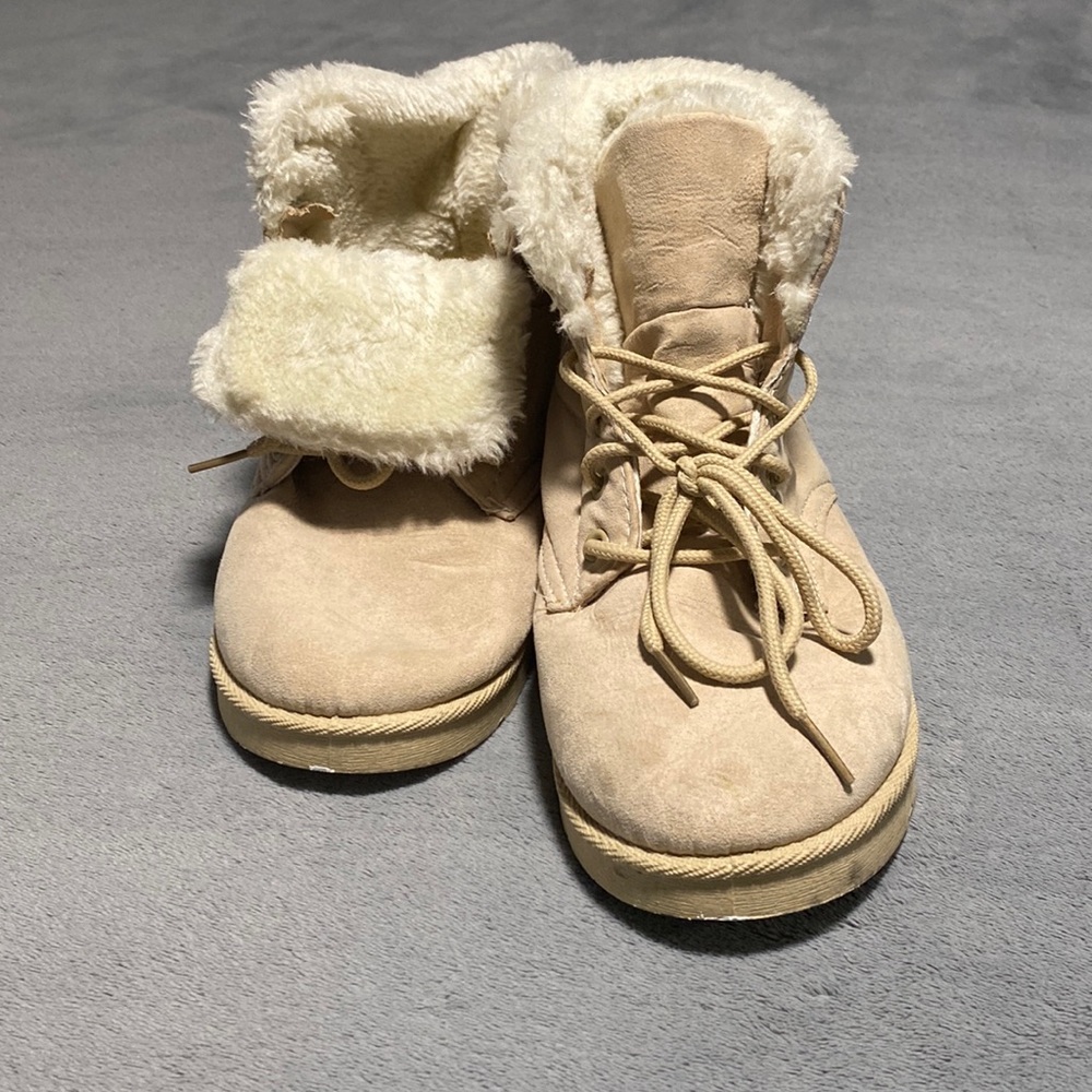 Tan fuzzy boots